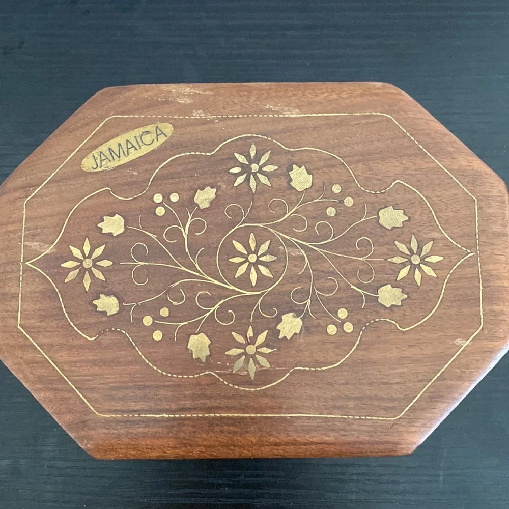 Cute Jamaica Jewelry Box